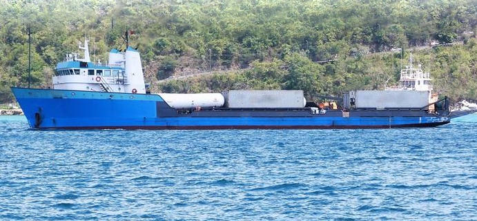 225' x 40' x 14' 4000 HP Cargo Boat With Ramp